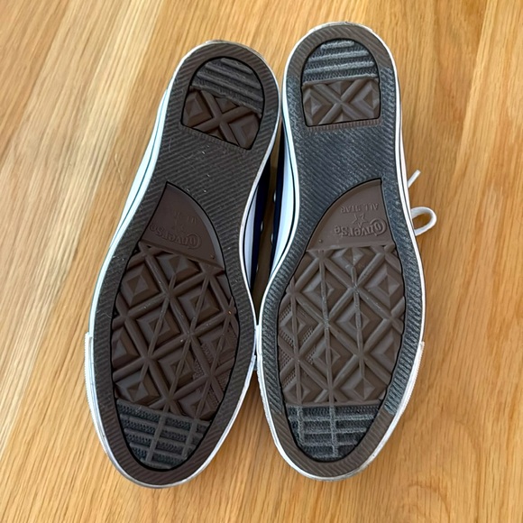 Women’s Converse All Star Classic Navy Sneakers! - Picture 2 of 5